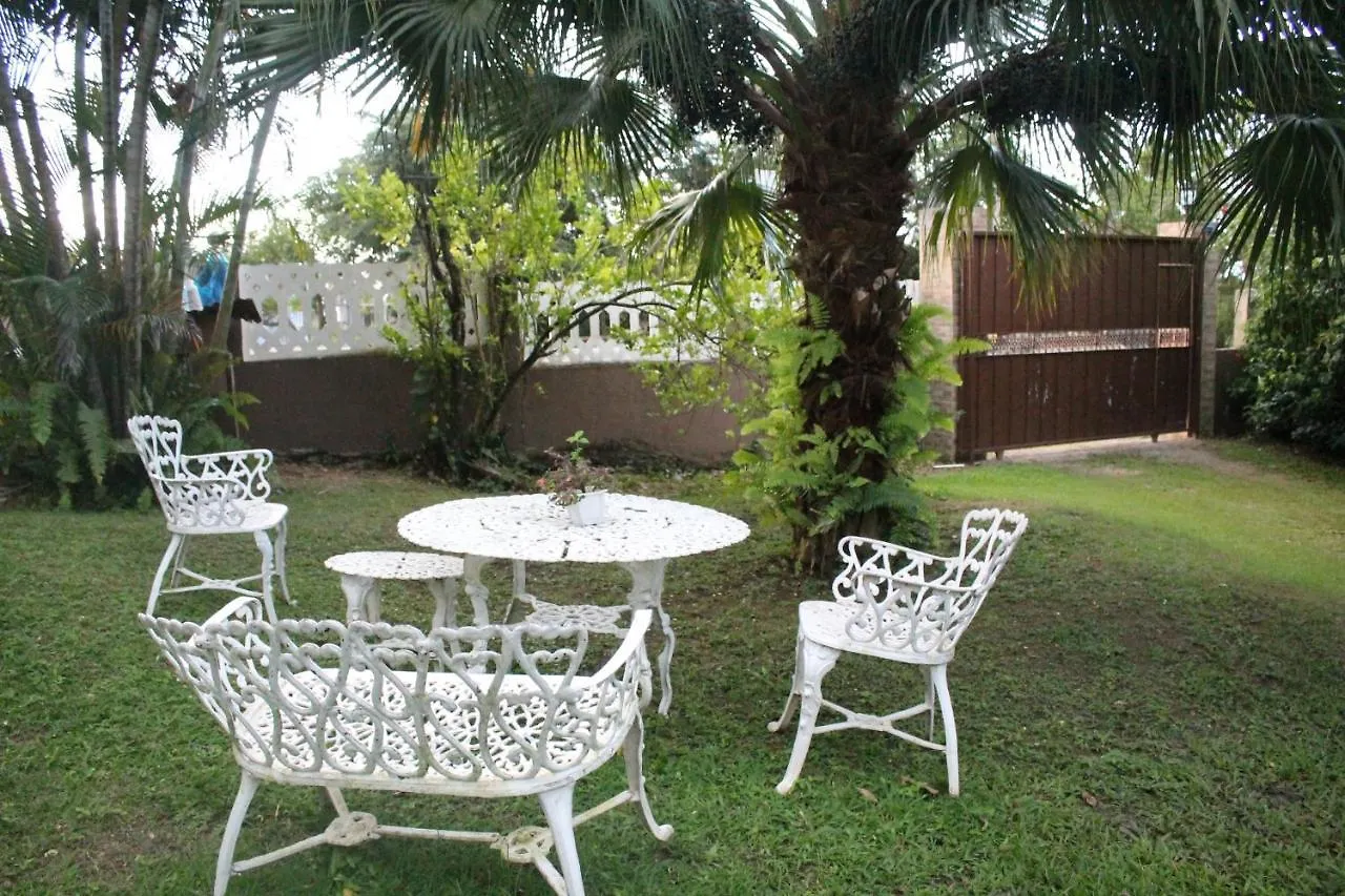Complejo Villa Las Palmeras Piscina, Billar, Jardin, Bbq @Drvacationsrental Samana Bed & Breakfast