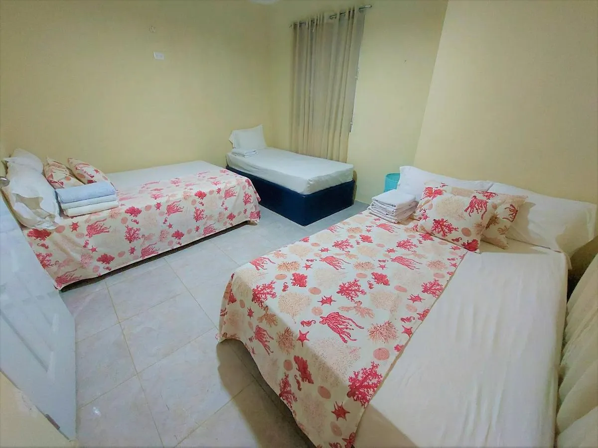 Complejo Villa Las Palmeras Piscina, Billar, Jardin, Bbq @Drvacationsrental Samana Bed & Breakfast